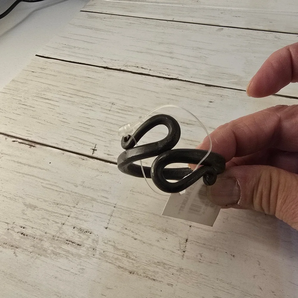 Set of 4‎ Hand Forged Wrought Iron Napkin Rings Rustic Matte Black Scroll Design
